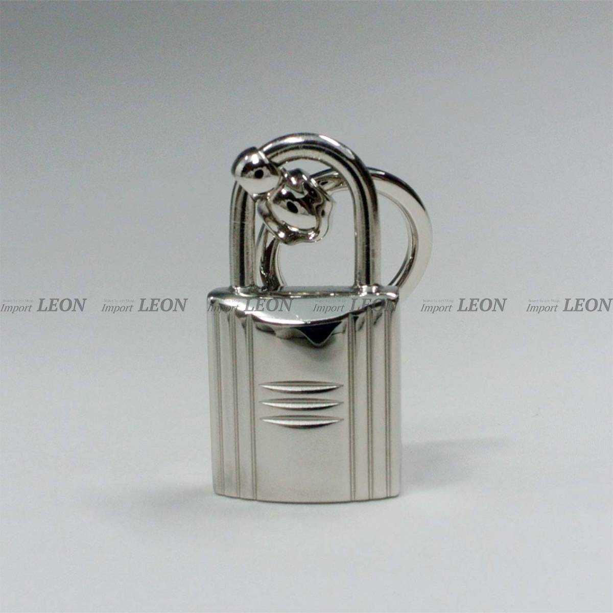HERMES(エルメス)/スカーフリング ループ・チャーム・カデナ【新品