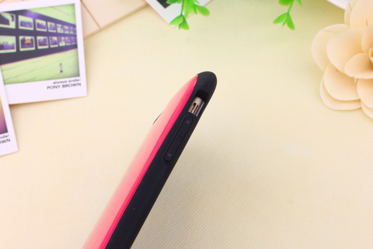 赤　iFace iPhone7/8/SE2用 ケース First Class ハードケース アイフォン 耐衝撃 落下防止 ストラップ穴付き　箱付き