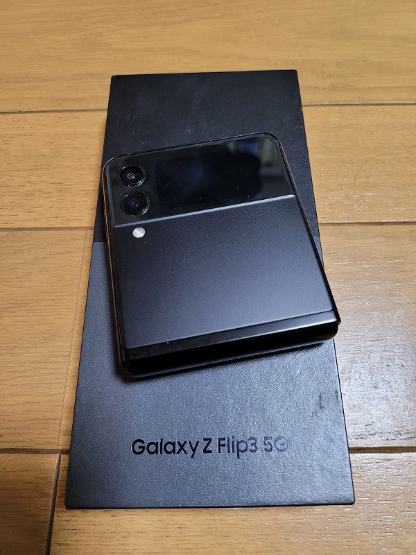 超美品 Samsung Galaxy Z Flip 3 (SM-F711W 128GB) ファントムブラック