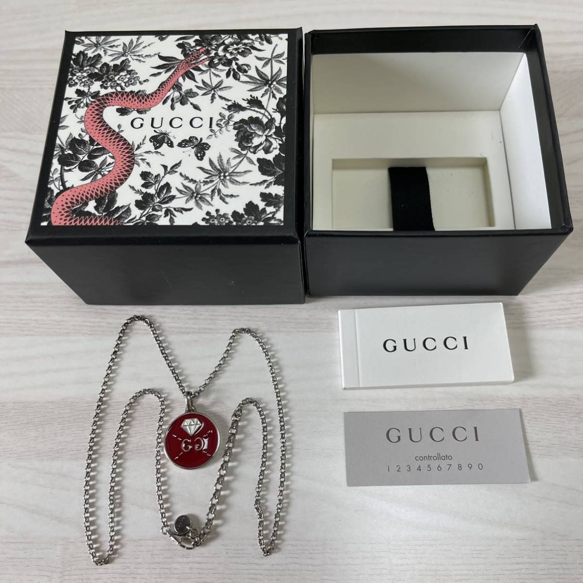 半額】 グッチ（GUCCI） 男女兼用 箱付き 新品 未使用 ケース付き 赤