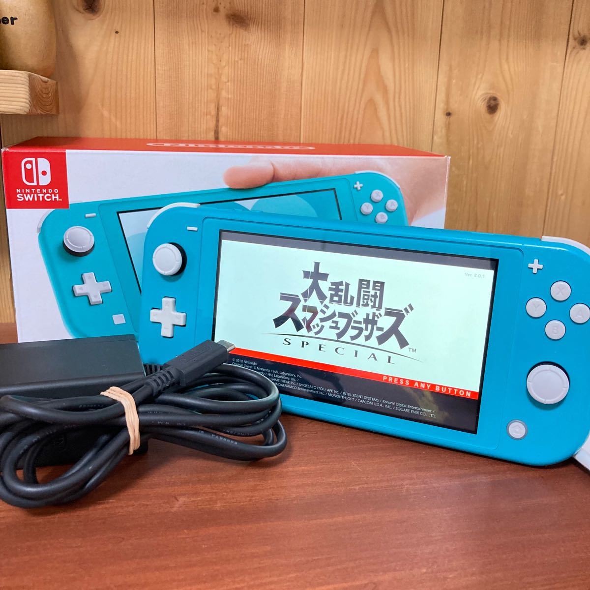 任天堂　スイッチライト　本体セット　箱あり　動作確認済み　Nintendo switch lite ターコイズブルー