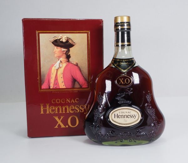 ヘネシー XO Hennessy 未開栓 金キャップ ブルーボトル 独特な 【送料