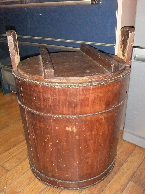 大きな木製桶 古民具樽 農具 古道具 昭和レトロ アンティーク 骨董