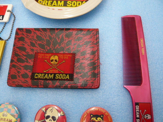 クリームソーダ CREAM SODA 灰皿 鏡 コーム 缶バッジ パスケース 定期 