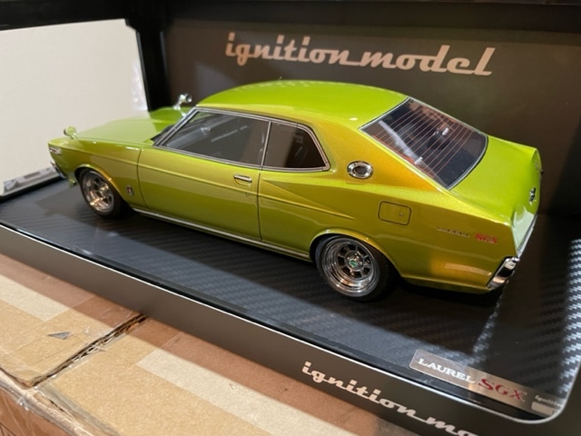 イグニッションモデル 1/18スケール 日産C130ローレルSGX グリーン色