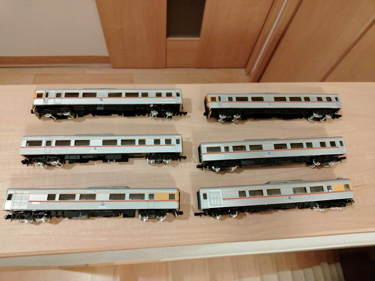 鉄道模型(Nゲージ)台湾鉄道DR2800タイプ特急用ディーゼルカー 鉄道模型(Nゲージ)台湾鉄道DR2800タイプ特急用ディーゼルカー