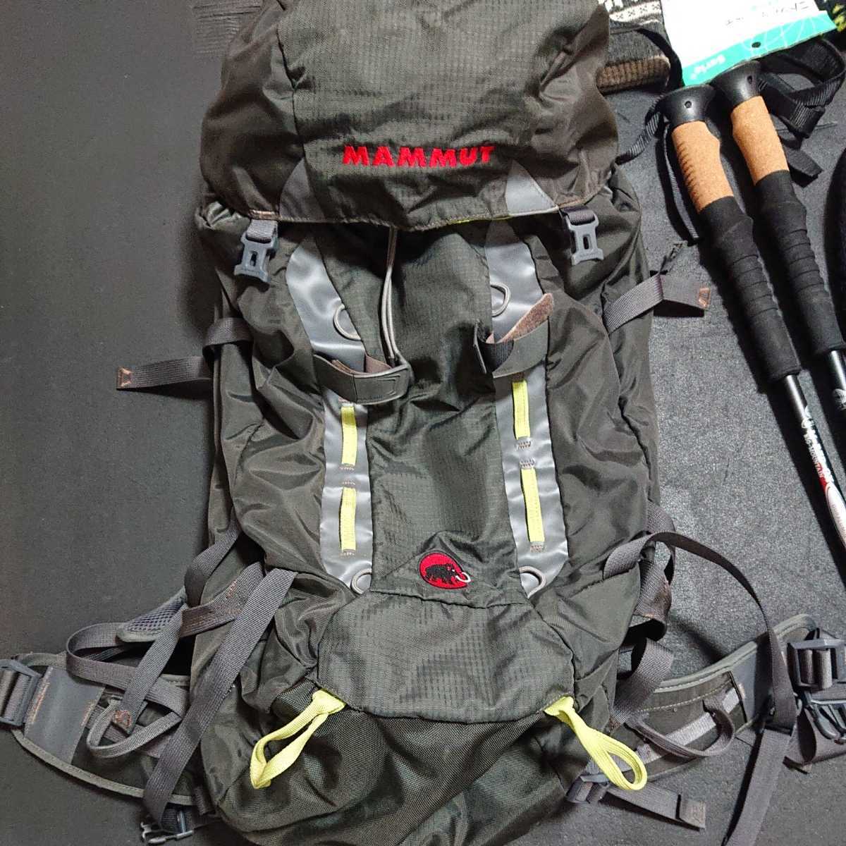 美品☆1円スタートMAMMUT マムート バッグパック トリオンエレメント 40 　トレッキングポール　手袋等 登山セット リュック 富士山_画像2