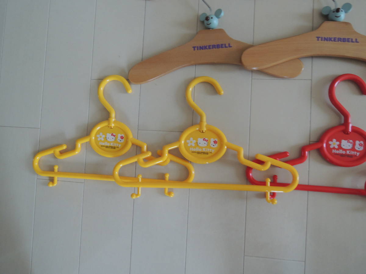 100 jpy ~ Tinkerbell wooden hanger Hello Kitty for children baby hanger 11 pcs set 