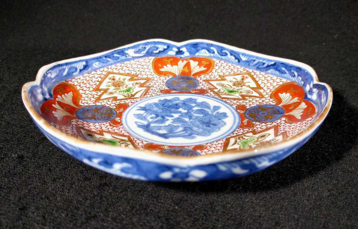 大聖寺伊万里 染付 金彩 色絵 花尽し 裏花唐草 大明成化年製 大聖寺伊万里 染付 金彩 色絵 花尽し 裏花唐草 大明成化年製