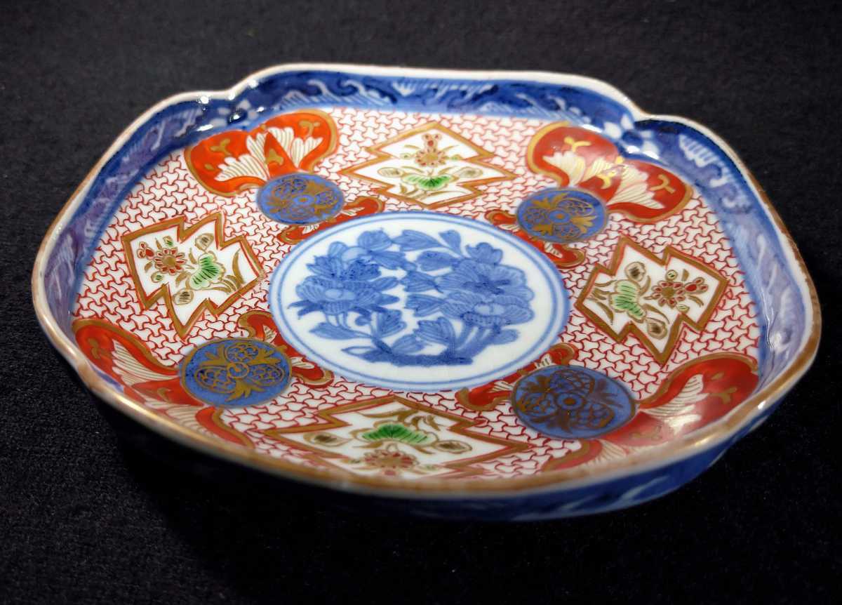 大聖寺伊万里 染付 金彩 色絵 花尽し 裏花唐草 大明成化年製 大聖寺伊万里 染付 金彩 色絵 花尽し 裏花唐草 大明成化年製