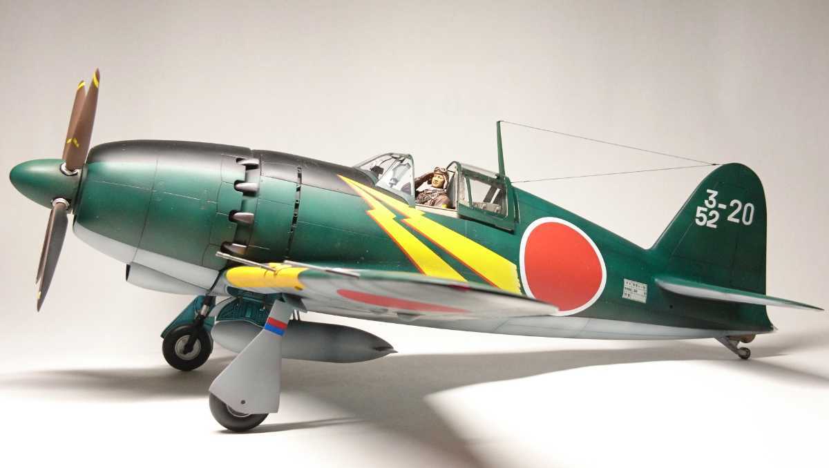ハセガワ 1/32 三菱 J2M3 局地戦闘機 雷電 ニ一型 ハセガワ 1/32 三菱 J2M3 局地戦闘機 雷電 ニ一型
