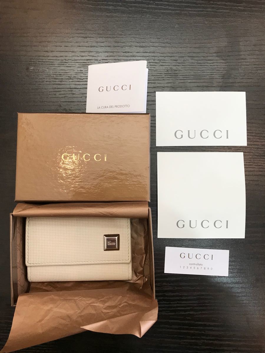 GUCCI キーケース  白　グッチ 6連 シンプル　正規品　ホワイト　