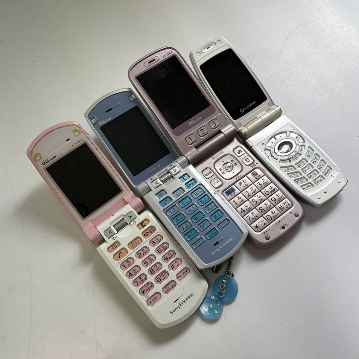 ZN】携帯電話 29点 まとめて ジャンク ガラケー パカパカ docomo ZN】携帯電話 29点 まとめて ジャンク ガラケー パカパカ docomo