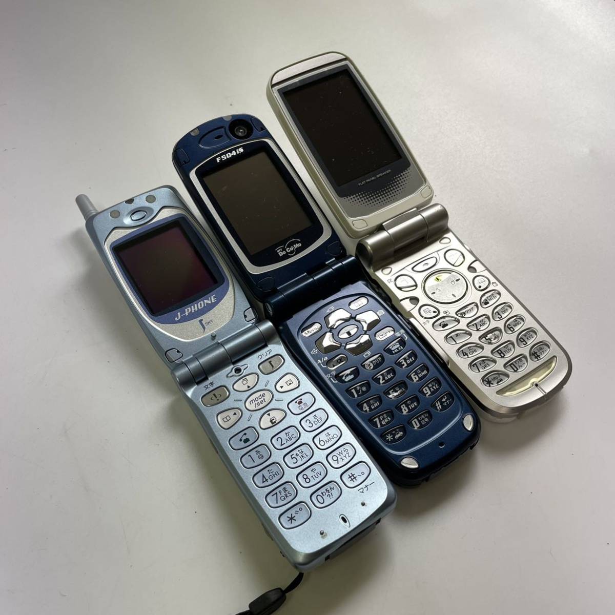ZN】携帯電話 29点 まとめて ジャンク ガラケー パカパカ docomo ZN】携帯電話 29点 まとめて ジャンク ガラケー パカパカ docomo
