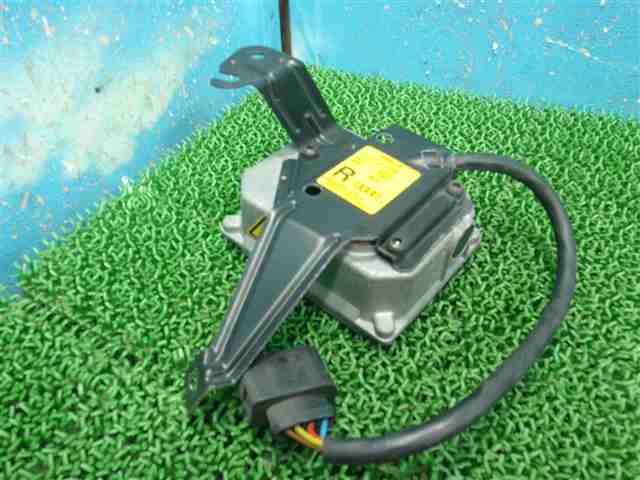 * 8NAPXF 8N Audi TT HID ballast right 8N0907474 330448JJ