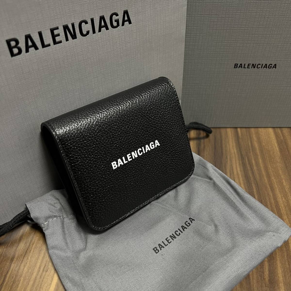 お歳暮 新品未使用 バレンシアガ Balenciaga 財布 折りたたみ コンパクト ミニ財布 三つ折り レザー ギフトにも メンズ レディース 爆安セール Www Boulevardbintulueshop Com