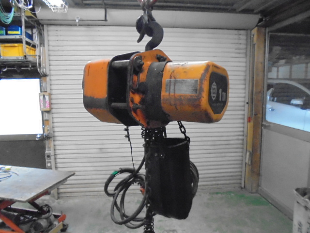 日立 1トン 電動チェンブロック ホイスト 吊り上げ 荷揚げ 三相 日立 1トン 電動チェンブロック ホイスト 吊り上げ 荷揚げ 三相