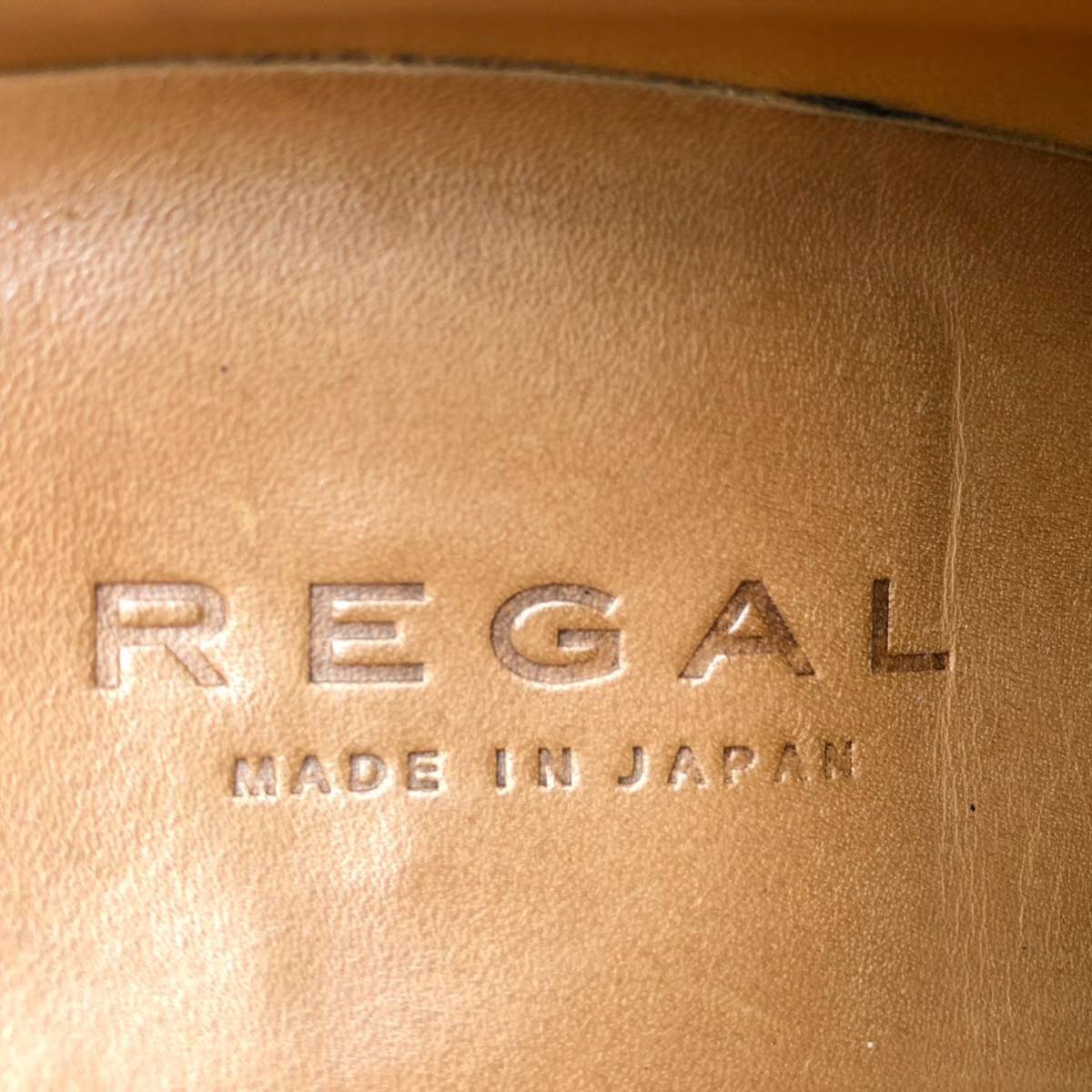 即決　美品　REGAL リーガル 24.5cm メンズ レザーシューズ ブラック 黒　革靴 ビジネスシューズ　パンチドキャップトゥ　外羽