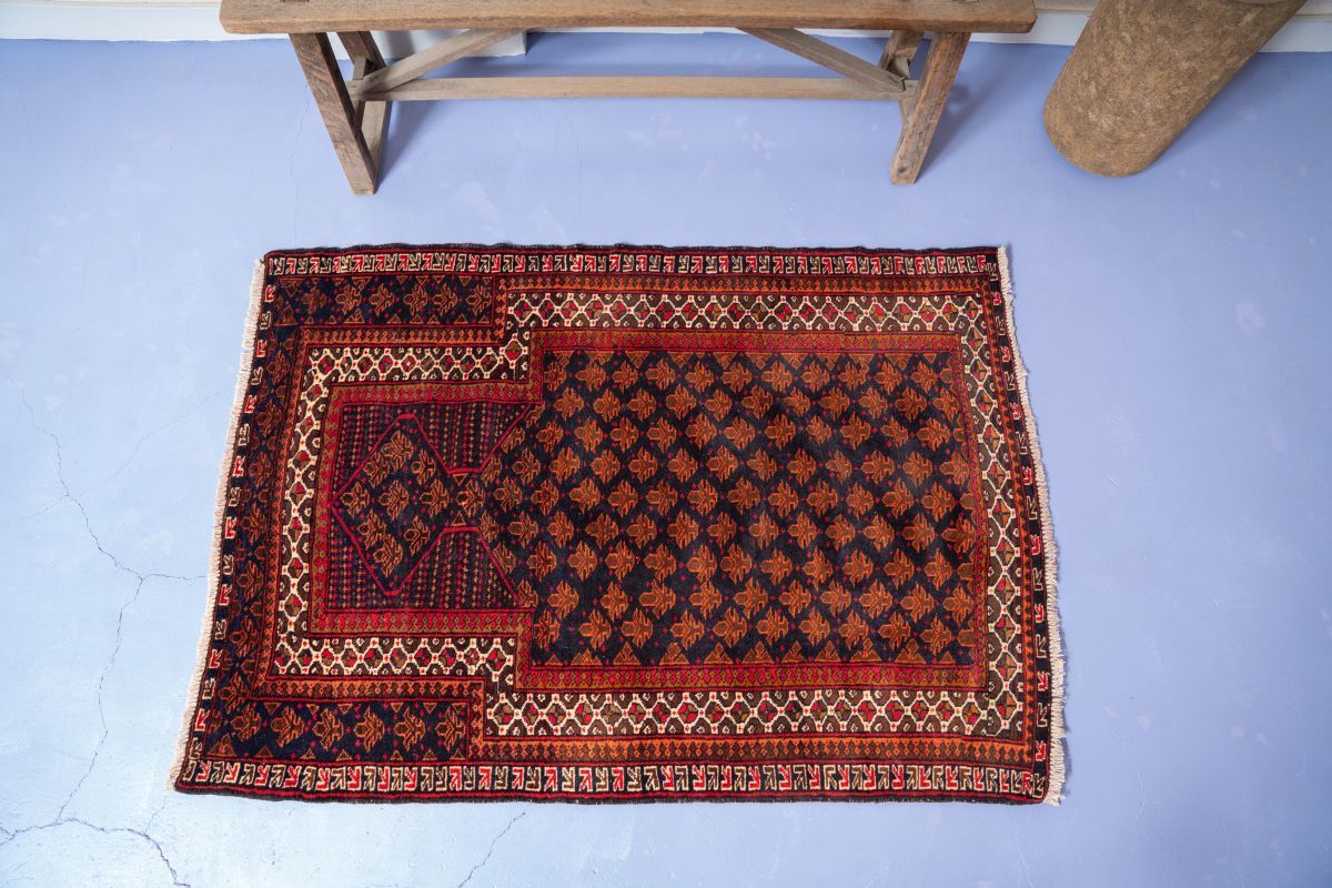 【本物 Vintage Rug Store SophoraWholesale】137×96cm 手織り 絨毯 カーペット ヴィンテージ ラグ ペルシャ絨毯 aM0316003