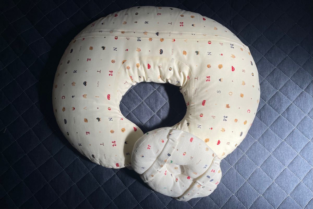 赤ちゃんの城　授乳クッション　授乳枕　２点セット