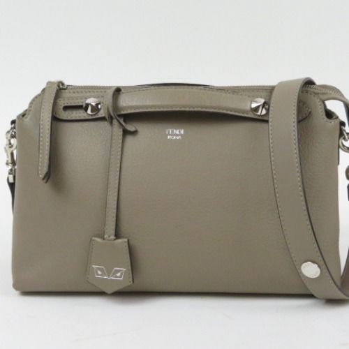 54668☆1円スタート☆FENDI フェンディ 極美品 バイザウェイミディアム