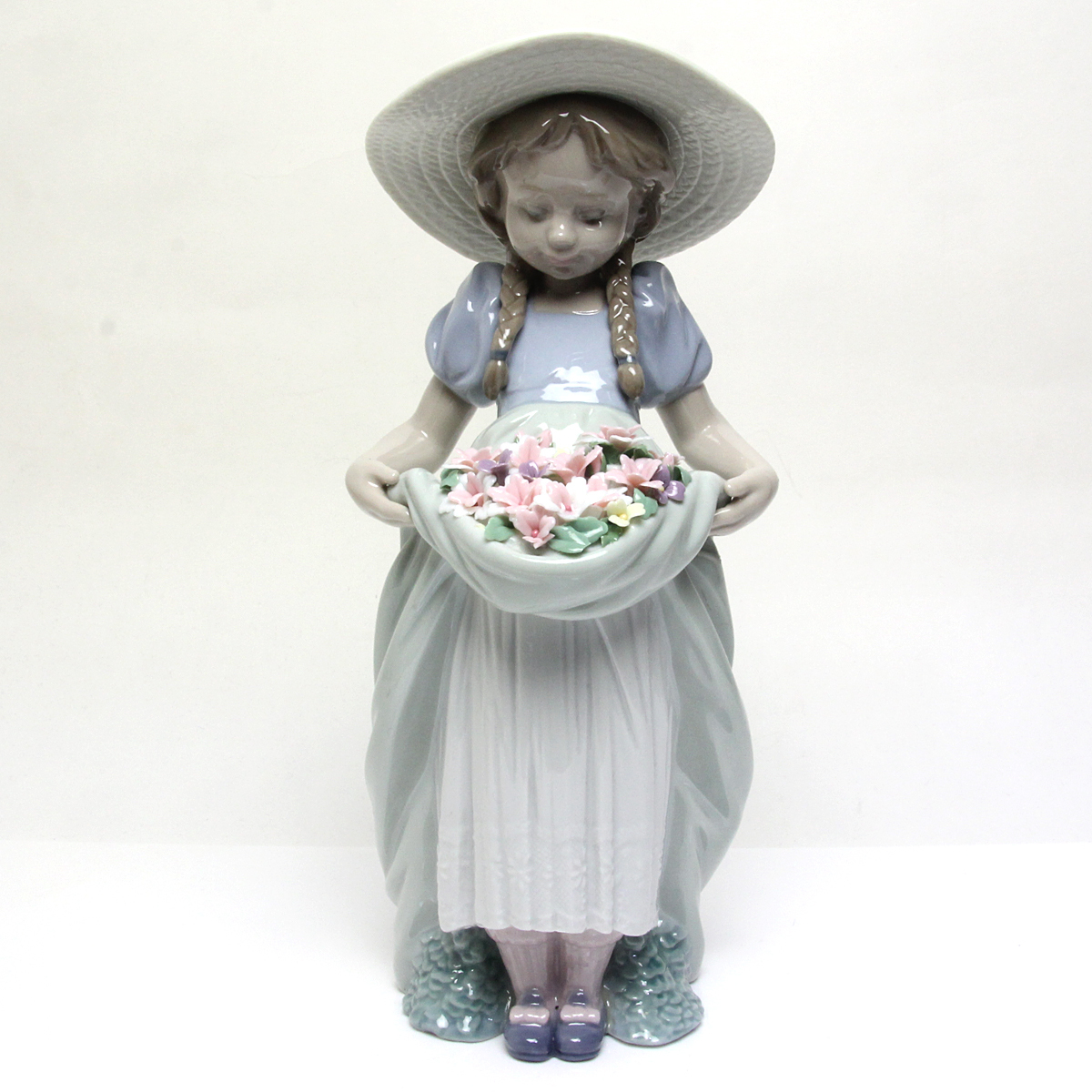 LLADRO リヤドロ No.6756 『たくさん摘めたよ!』-