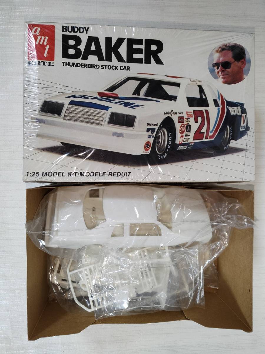 1/25 AMT Buddy Baker 1983 T-Bird NASCAR + 訳あり 1/25 MPC Rusty Wallace 1985 Pontiac NASCAR (リアウィンドウ癒着溶け) _画像2