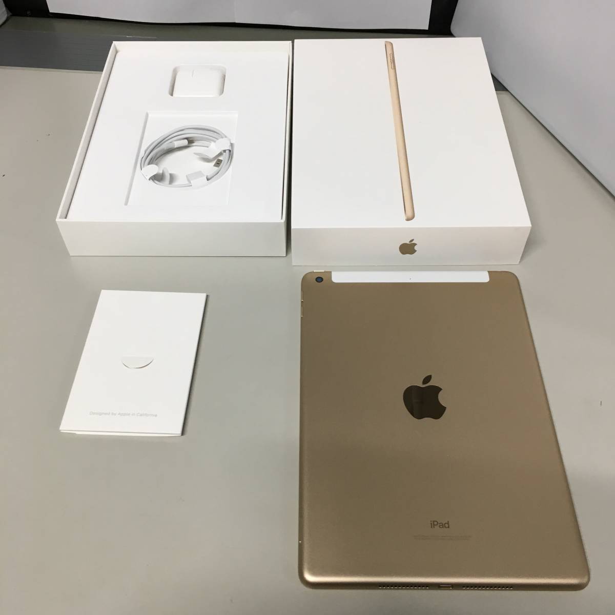 □Apple docomo iPad 第5世代 Wi-Fi+Cellular 128GB ゴールド MPG52J