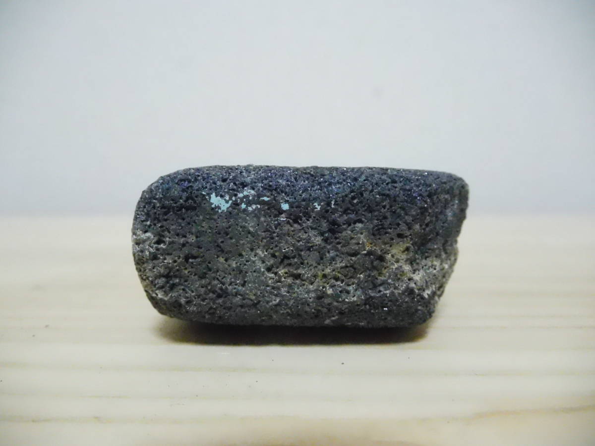 E109-10S. rock used height approximately 2.6cm (E- middle )