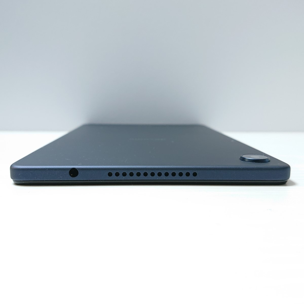 ☆【18456WM】 美品 docomo d-42A Lenovo dtab Compact ネイビー SIM