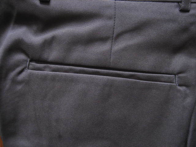即決新品 ストレッチ フォータック スラックス W77~83 L65 グレイ系 / ウェストアジャスター 裾上げ済み / 40597② - 2 / 訳あり_後ろポケット入口に縫いシワがあります。