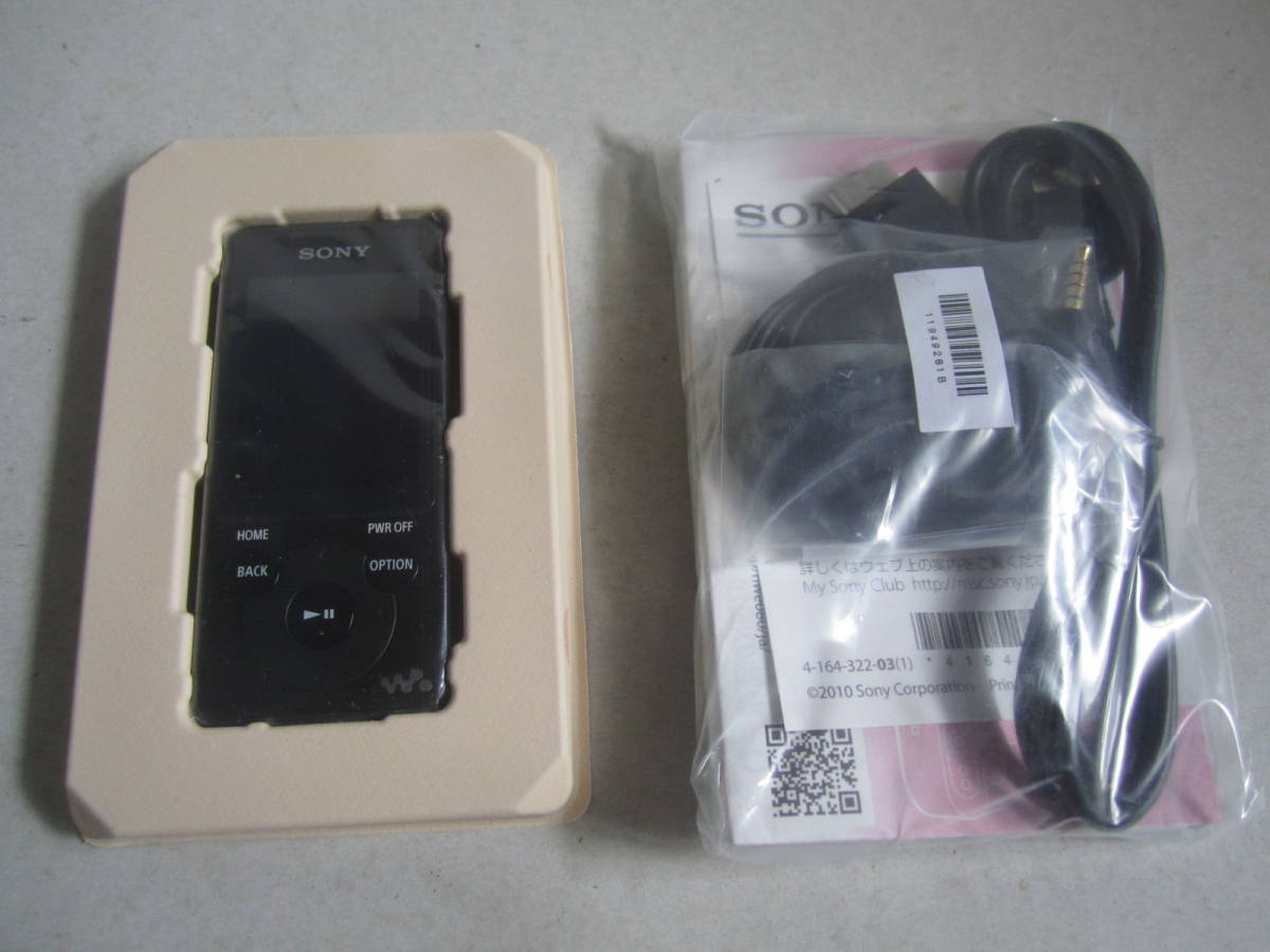 作動未確認ジャンク部品取り　アップルipod3コと未開封SONYウォークマン1コ_画像2