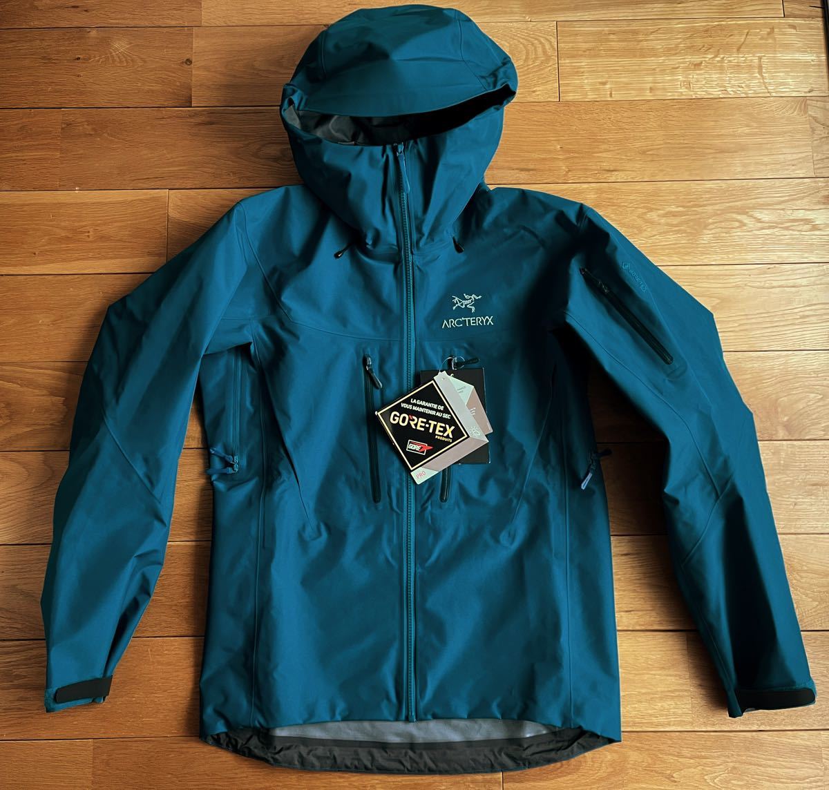 Yahoo!オークション - 【国内正規 新品】ARC'TERYX Alpha SV Yahoo!オークション - 【国内正規 新品】ARC'TERYX Alpha SV