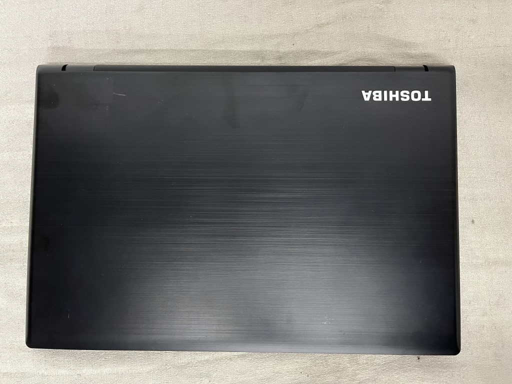 Core i3-6006U/メモリ8G/SSD:240G○東芝 TOSHIBA dynabook B55/G