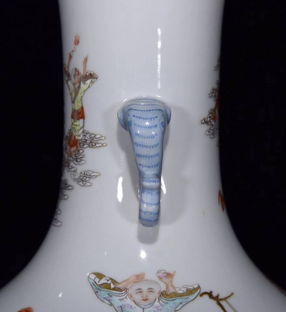 ◇旧蔵◇ 古美術 中国古玩 清代乾隆年製款 粉彩十ハ羅漢双象耳瓶