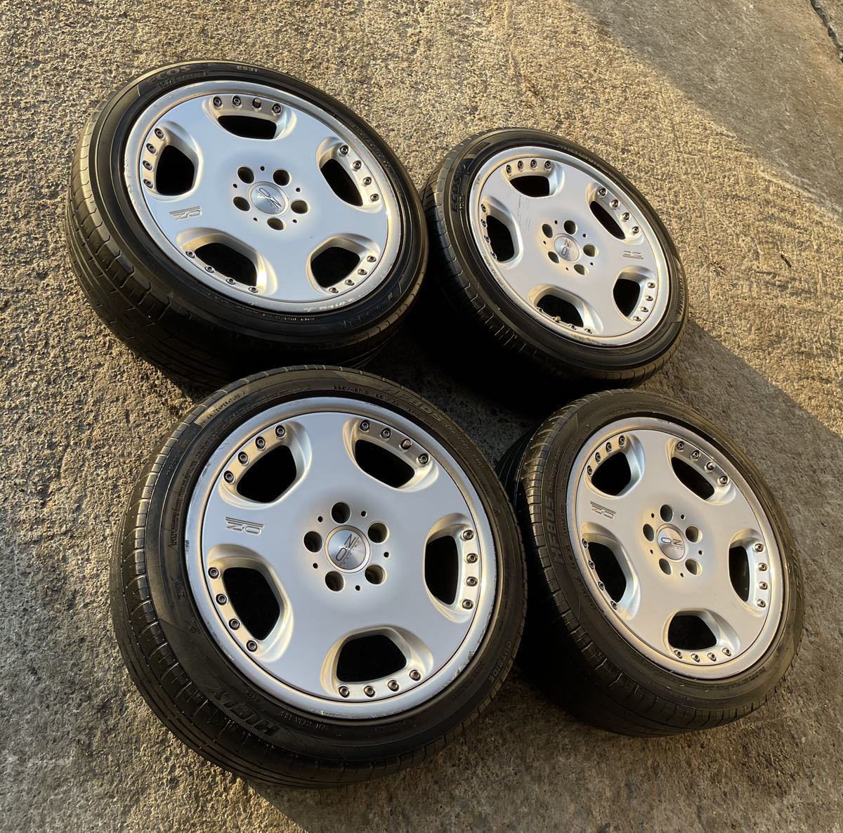 O.Z Racing OZレーシング OPERA オペラ 18インチ 8J +40 5穴 PCD114.3