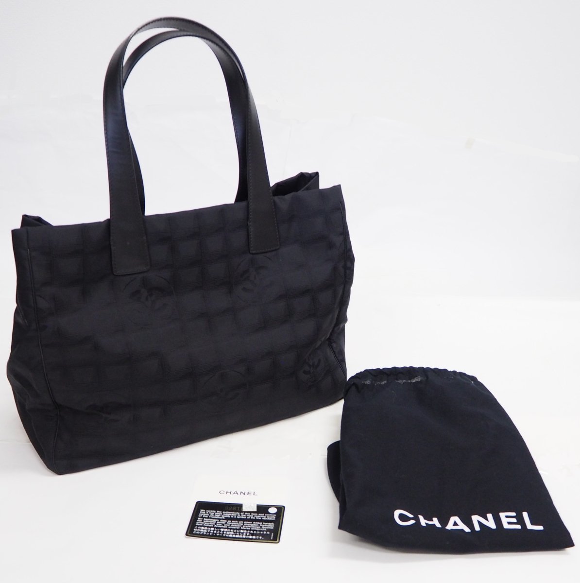 公式通販激安店舗 保存袋付きCHANELシャネルニュートラベルライン黒 ハンドバッグ