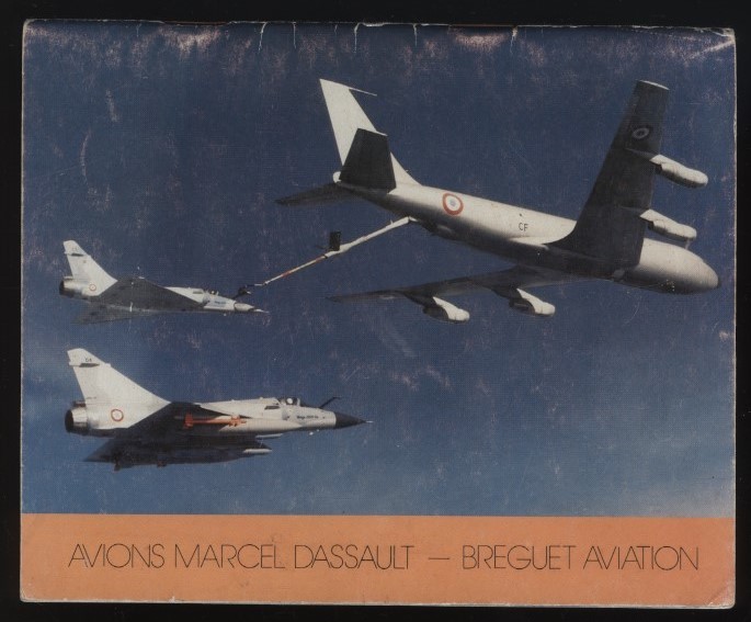 ダッソー・アビアシオン（Dassault Aviation）フランス航空機メーカー案内パンフ1冊 1983年 :軍用機 民間機 戦闘機 ファルコン ミラージュ_画像1