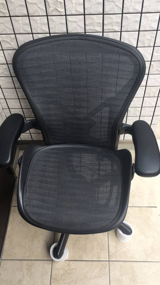 美品 Herman Miller ハーマンミラー アーロンチェア ポスチャフィート