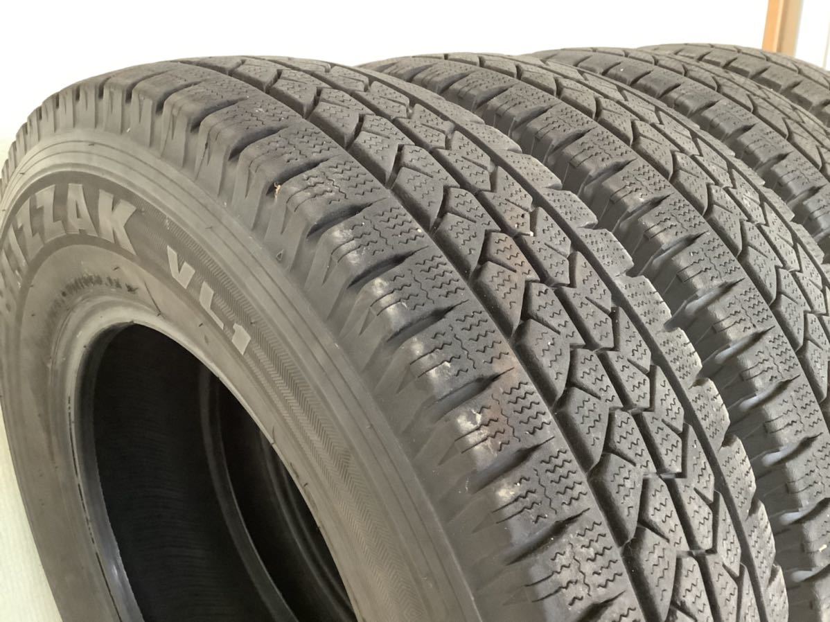 ■BRIDGESTONE BLIZZAK VL1 [195/80R15 107/105L] 2015年製 スタッドレスタイヤ4本■ハイエース キャラバン_画像6