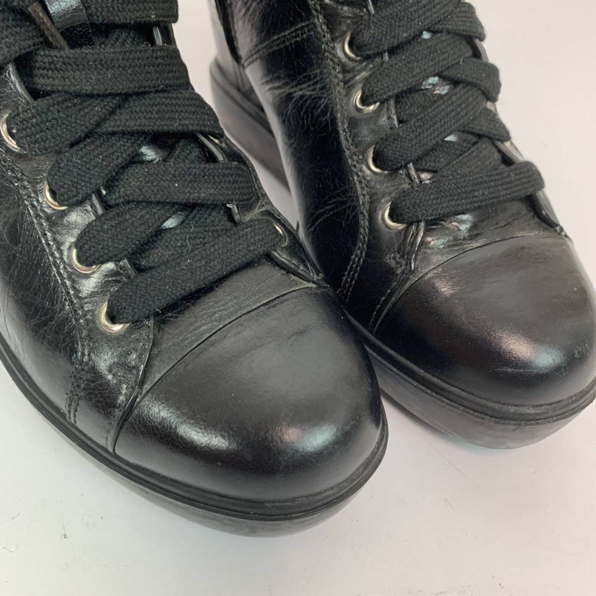 86%OFF!】【86%OFF!】極美品✨PRADA SPORT メンズハイカットスニーカー