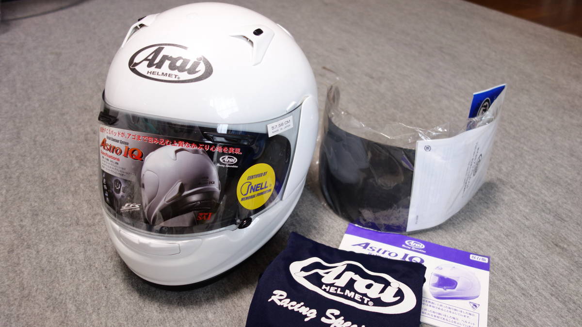 アライ ヘルメット アストロIQ Arai ASTRO-IQ 白 Mサイズ 57〜58センチ
