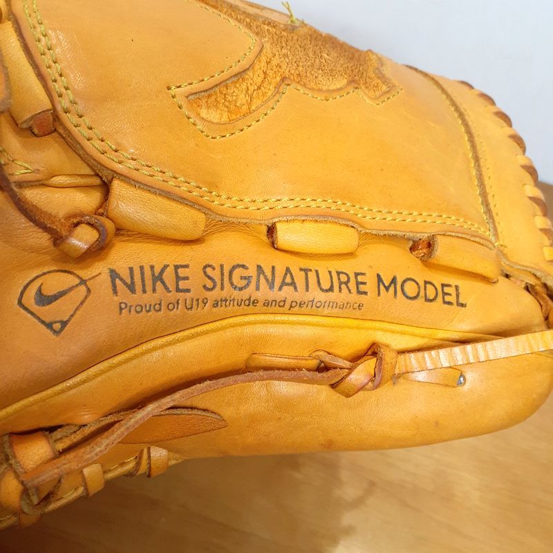 NIKE 上原モデル U19シグネチャー シルエットデザイン ナイキ NIKE 上原モデル U19シグネチャー シルエットデザイン ナイキ