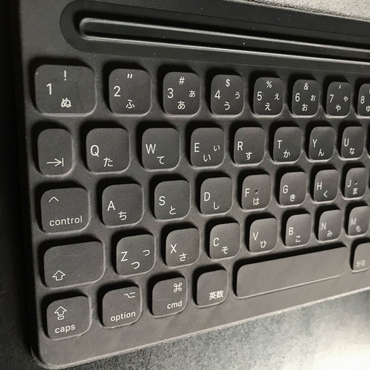 Apple iPad用 Smart Keyboard