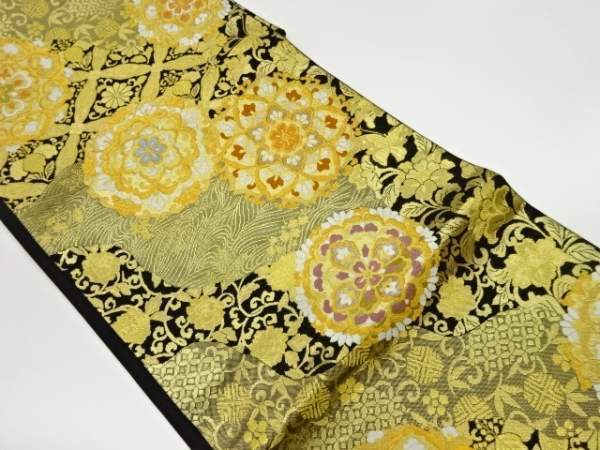 宗 sou は自分にプチご褒美を 華紋に蝶 セール 登場から人気沸騰 花々模様織出し袋帯