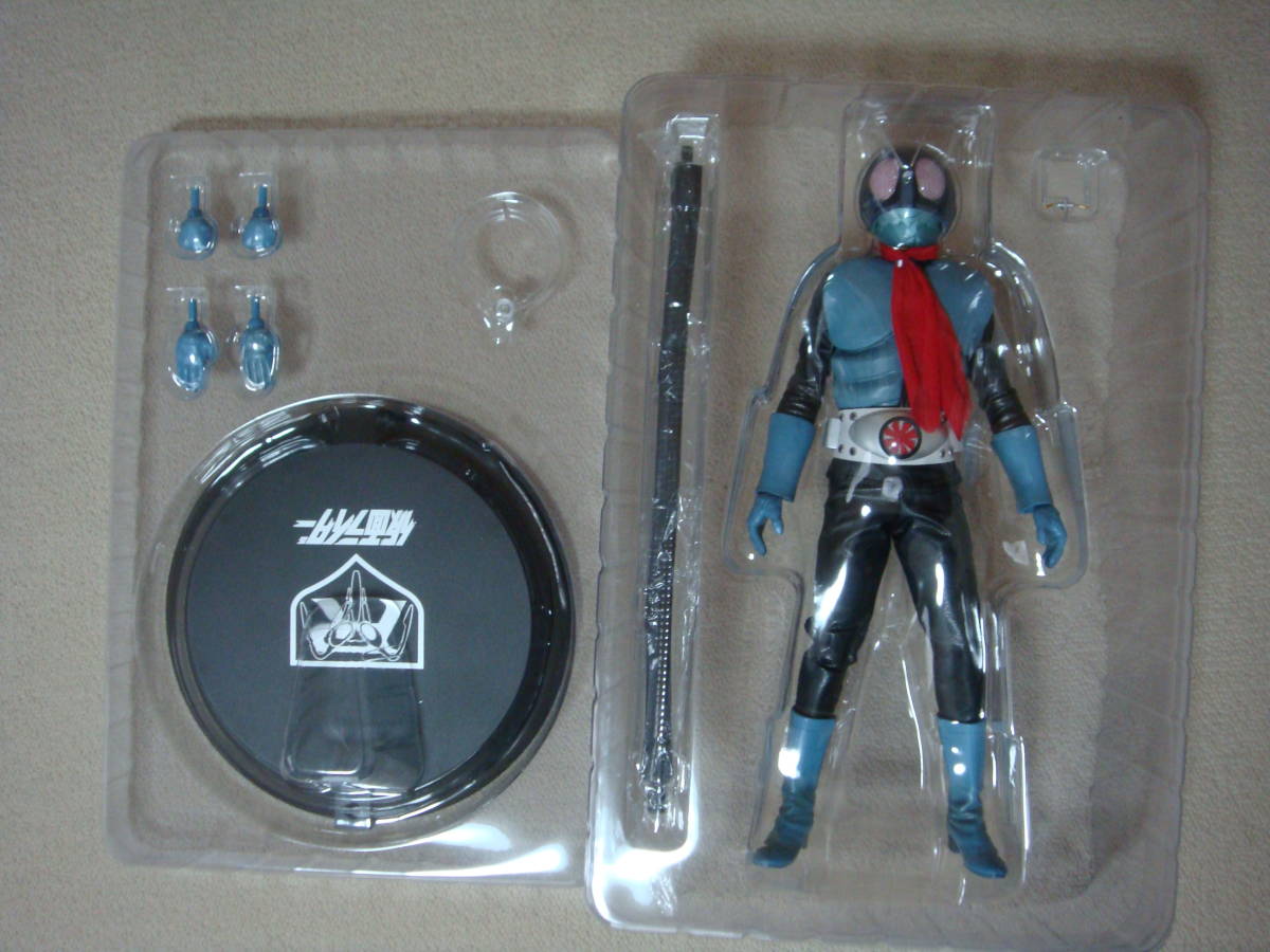 メディコムトイ 究極版仮面ライダー旧1号中古 の商品詳細