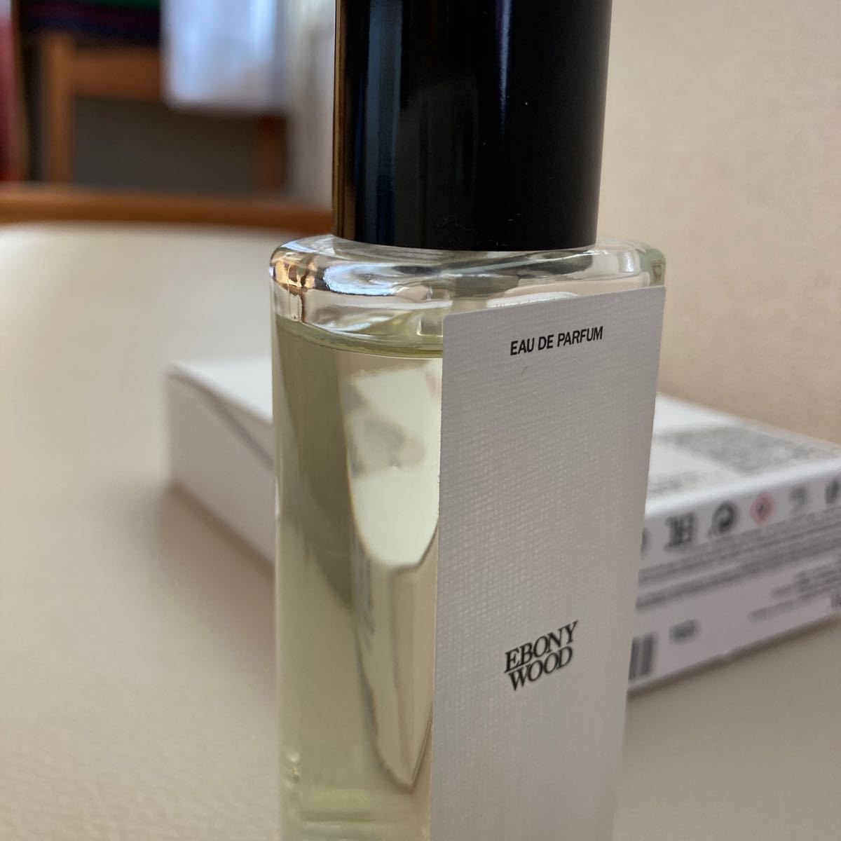 ZARA エボニーウッド オードパルファム 40ml