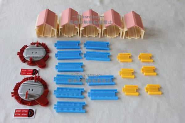 * used * Capsule Plarail * rotation chassis * pink garage * new old correspondence * connection joint rail * direct line rail * Thomas *