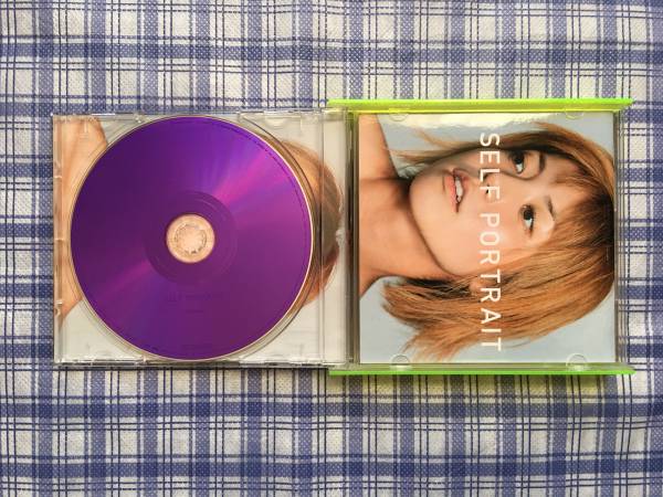 ■hitomi SELF PORTRAIT CD(写真集付き)_Disc1と写真集