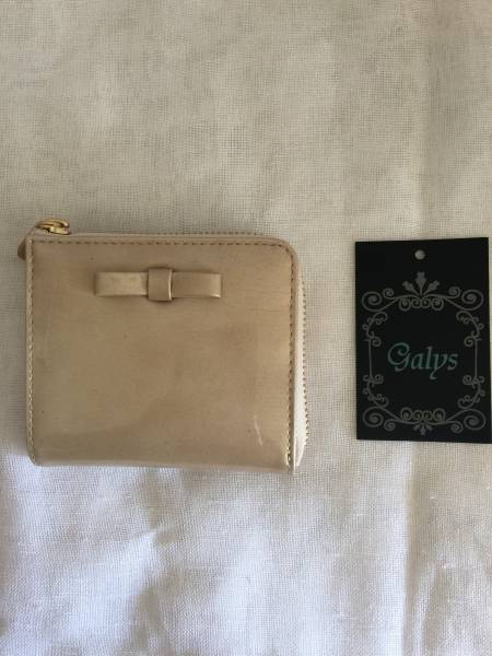  postage included * original leather * enamel zipper compact wallet beige 